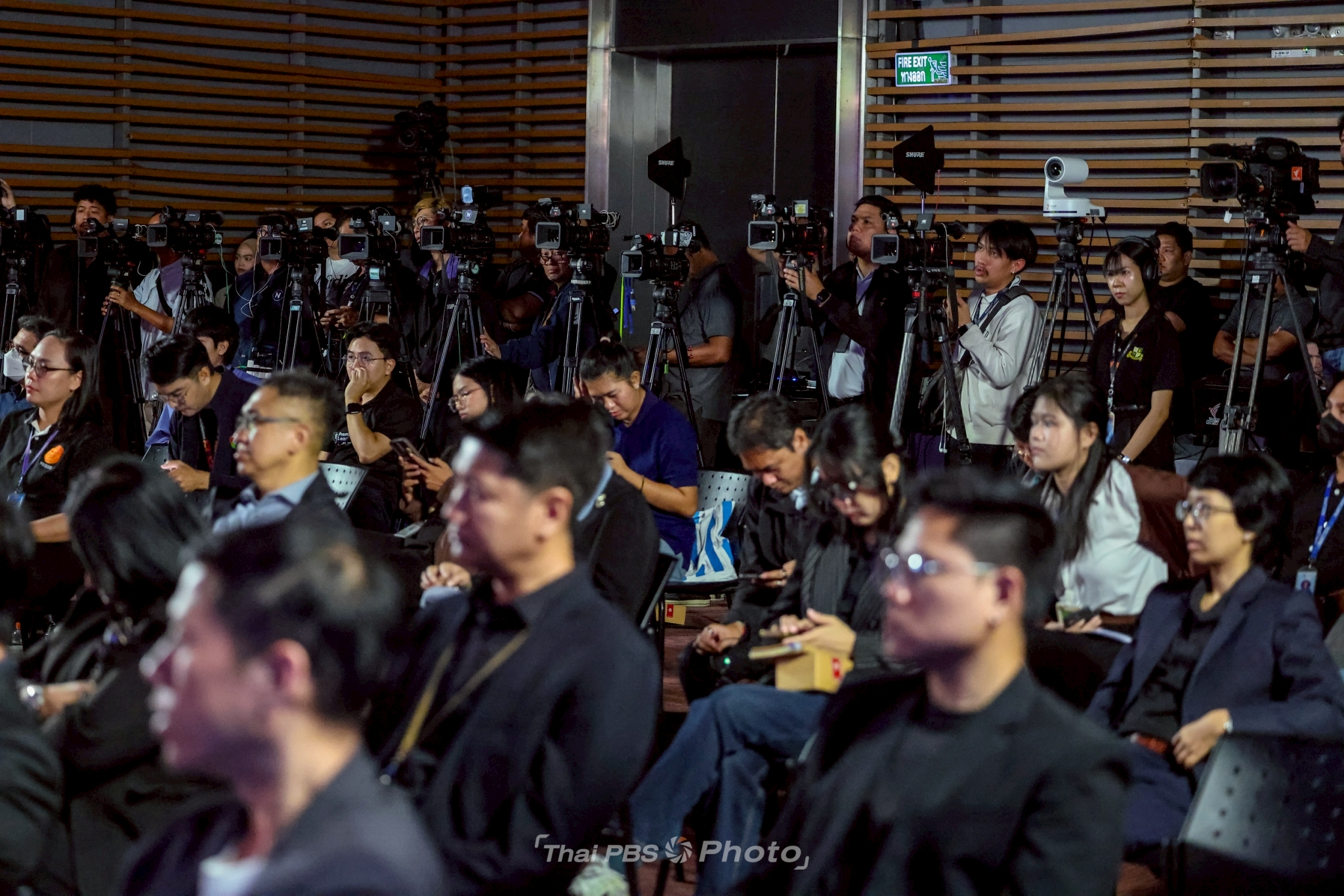 ภาพบรรยากาศการแถลงข่าวความร่วมมือการรายงานผลคะแนนการเลือกตั้ง 69
