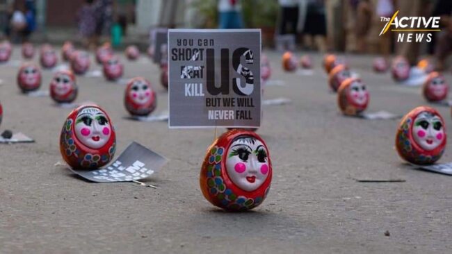 ชาวเมียนมา ปรับรูปแบบประท้วงใช้สิ่งของแทนคน เลี่ยงปะทะ