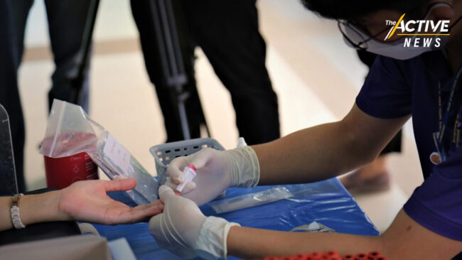 ทางเลือกตรวจโควิด-19 ด้วยการเจาะเลือดที่ปลายนิ้ว