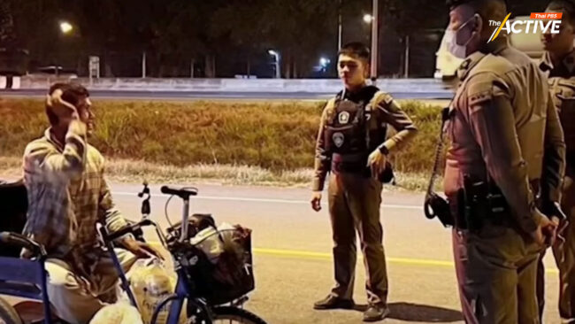 ช่วย 'หนุ่มพิการ' โยกสามล้อจาก สุโขทัย - กทม. หวังยืนยันสิทธิ์ 'เบี้ยคนพิการ'