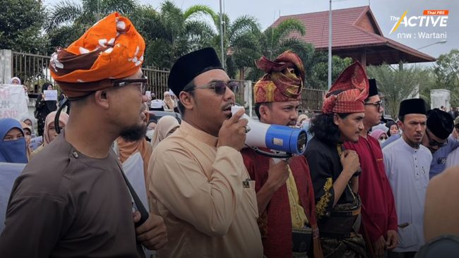 9 นักกิจกรรม ‘คดีชุดมลายู’ ได้ประกันตัว! ปฏิเสธข้อหา ยุยง ปลุกปั่น