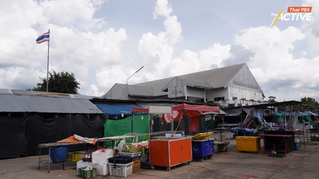 เช็กลมหายใจ 'ตลาดช่องจอม' : แม้วันที่ไร้เสียงปืน แต่ชีวิตยังไม่ฟื้นคืนสู่ปกติ