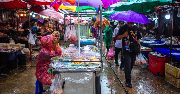 น้ำท่วมยังไม่จบ! เตือนฝนตกเพิ่มจากอากาศแปรปรวนต้นเดือน พ.ย. 68