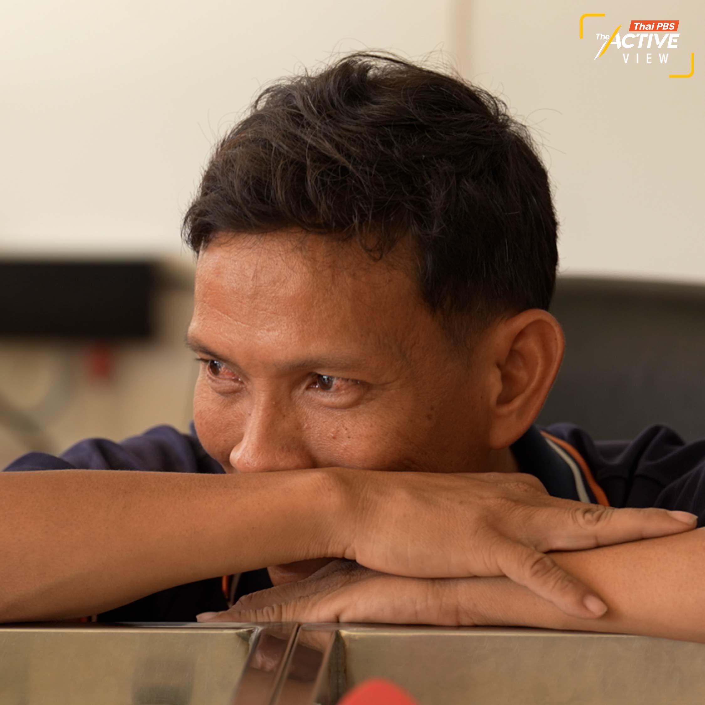 ในวันที่ชุมชน ผู้คนตามแนวชายแดนพยายามเยียวยาแผลใจ และสร้าง “ความปกติใหม่” ด้วยตัวเอง คำถามสำคัญจึงไม่ใช่แค่เมื่อไหร่ทุกอย่างจะกลับมาเหมือนเดิมอย่างแท้จริง แต่คือ หน่วยงานรัฐพร้อมแค่ไหนในการให้ข้อมูลที่ชัดเจน แผนรับมือที่โปร่งใส และแนวทางเยียวยาที่ตอบโจทย์ชีวิตคนริมชายแดน เพราะหากความไม่แน่นอนยังเป็นสิ่งเดียวที่ประชาชนได้รับ พวกเขาจะปกป้องชีวิต ครอบครัว และอนาคตของตัวเองได้อย่างไร