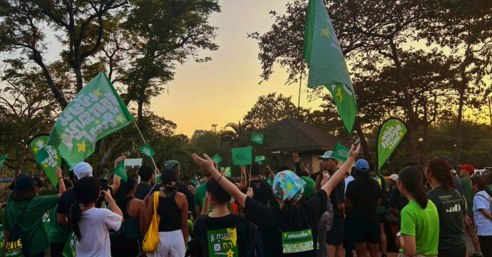 ล้อมวงคุย ‘รัฐธรรมนูญในฝัน’ ก่อนเข้าคูหาประชามติ