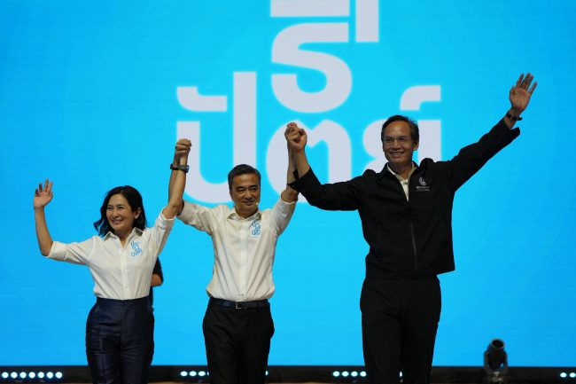 ‘ประชาธิปัตย์’ ขอเป็นทางเลือก ทางรอด ท่ามกลางการเมืองแปะป้าย