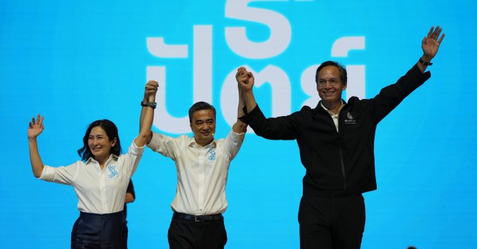 ‘ประชาธิปัตย์’ ขอเป็นทางเลือก ทางรอด ท่ามกลางการเมืองแปะป้าย