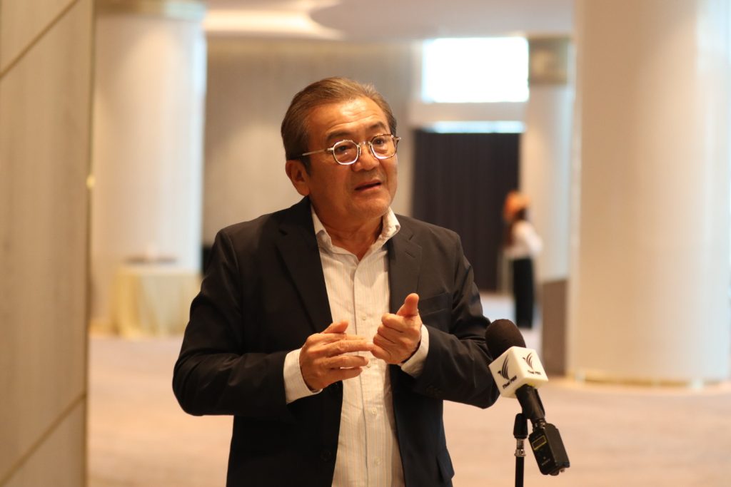 เสรี ศุภราทิตย์