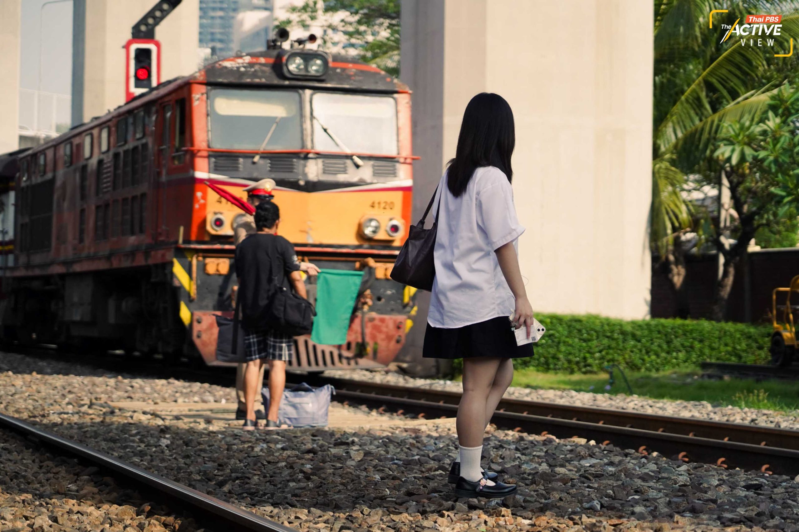 การเดินทางด้วยรถไฟ สำหรับคนเมืองอาจไม่ค่อยมองเห็นความสำคัญ แต่สำหรับผู้คนชานเมือง นี่คือขนส่งสาธารณะที่อยู่คู่กับพวกเขามายาวนาน