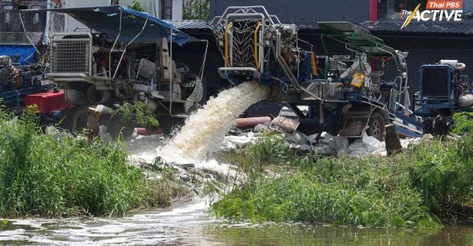 ระดม ‘ท่อซิ่ง’ สูบกู้ ‘เคหะร่มเกล้า ลาดกระบัง’ เร่งดึงน้ำลงคลองประเวศฯ ช่วยฝั่งตะวันออก