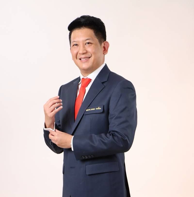 ดร. พีรภัทร ฝอยทอง ทนายความและผู้เชี่ยวชาญด้านกฎหมายการเงินและธนาคาร