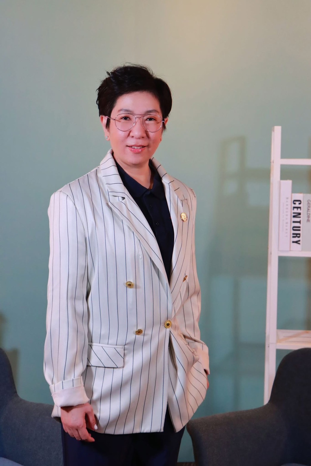 ผศ.ดร.ประพีร์ อภิชาติสกล อาจารย์ประจำหลักสูตรนิติศาสตรบัณฑิต คณะสังคมศาสตร์ มหาวิทยาลัยศรีนครินทรวิโรฒ