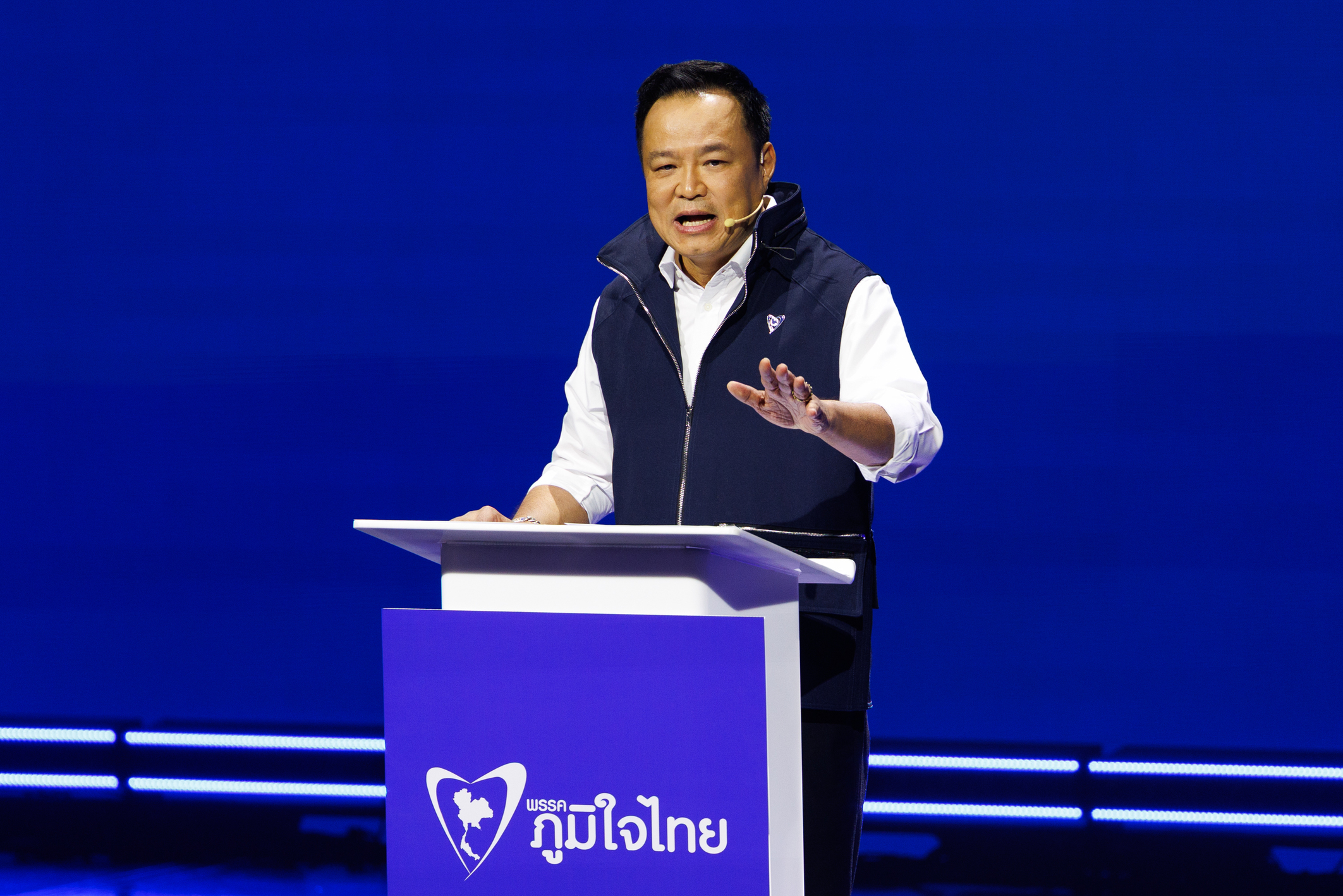 ภาพนายอนุทิน ชาญวีรกูล หัวหน้าพรรคภูมิใจไทยแถลงนโยบายพรรค เมื่อวันที่ 24 ธ.ค. 68 ที่ผ่านมา 