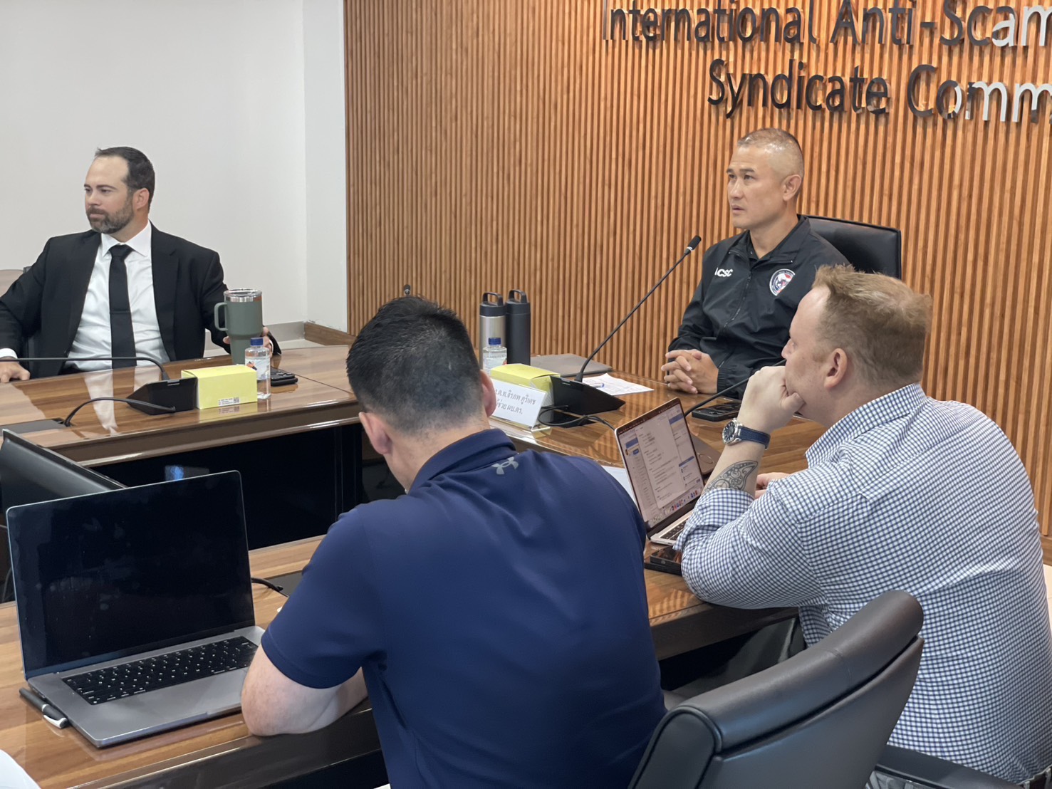 พล.ต.ท. จิรภพ ภูริเดช ผู้ช่วย ผบ.ตร. และหัวหน้าศูนย์ต่อต้านการฉ้อโกงออนไลน์