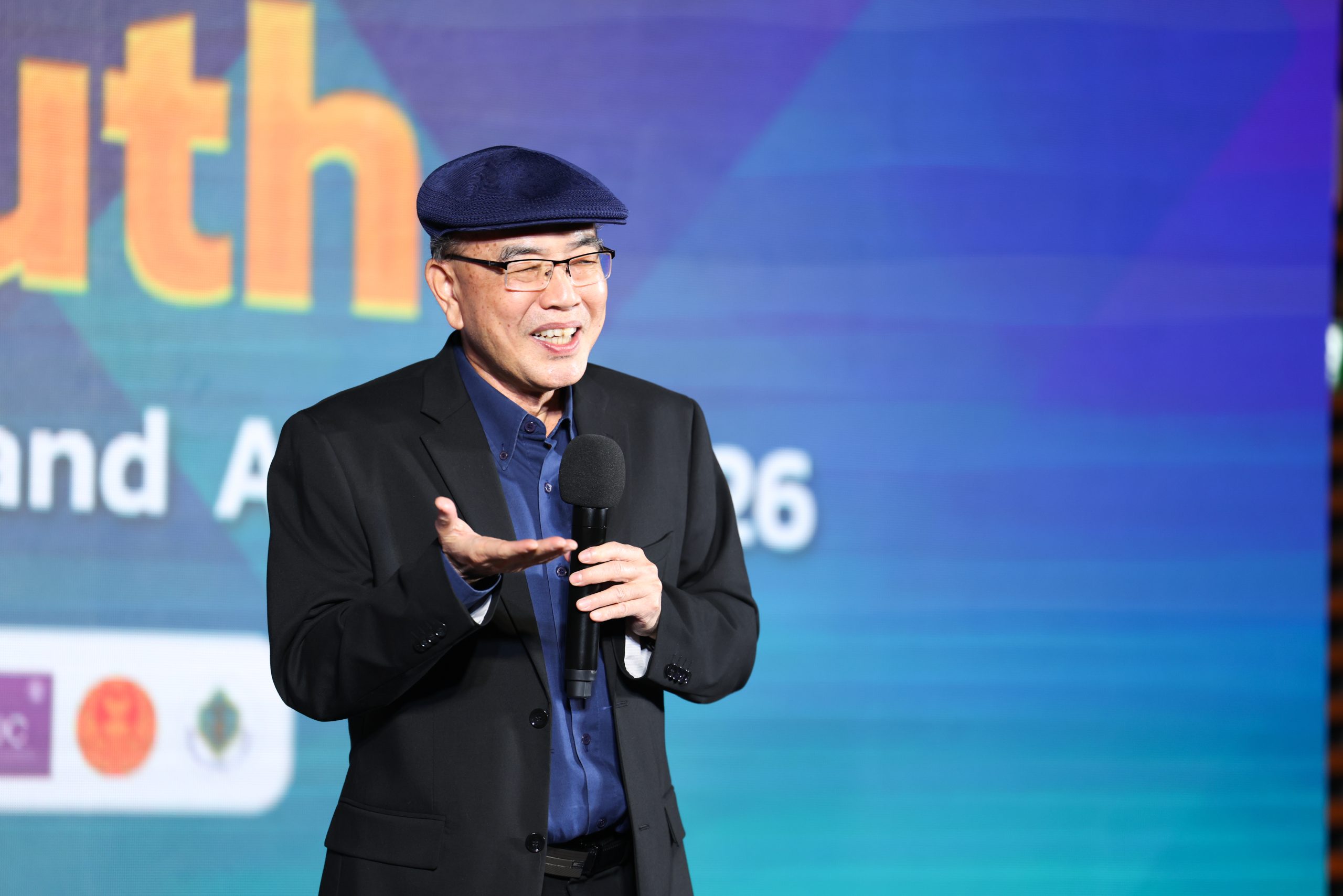 นาย ประสงค์ เลิศรัตนวิสุทธิ์ ผู้อำนวยการสถาบันอิศรา 