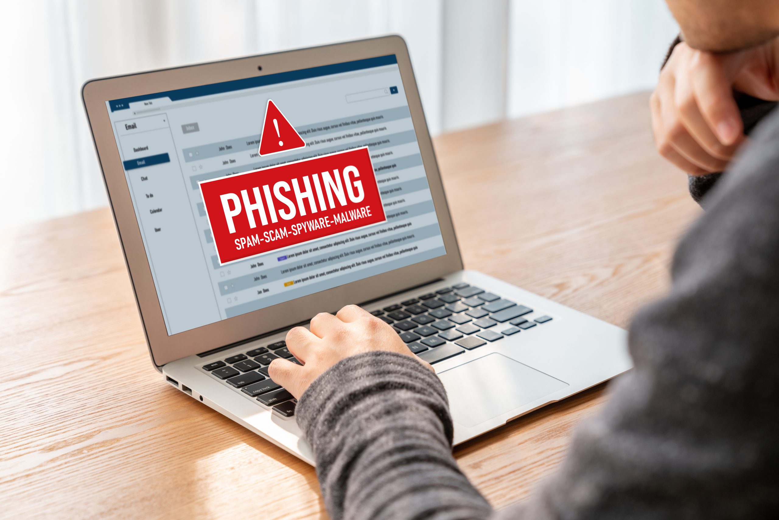 ระวัง ! อีเมลปลอม อ้างเป็น “กรมสรรพากร” หลอกให้กดลิงก์รับเงินภาษีคืน