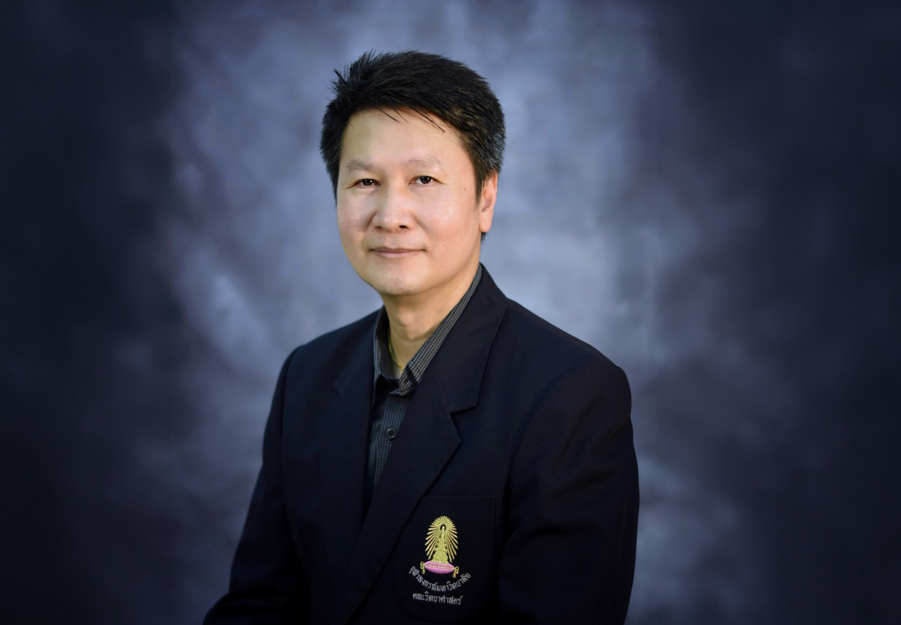 Assoc. Prof. Acting Sub Lt. Jessada Denduangboripant, Lecturer at the Department of Biology, Faculty of Science, Chulalongkorn University.