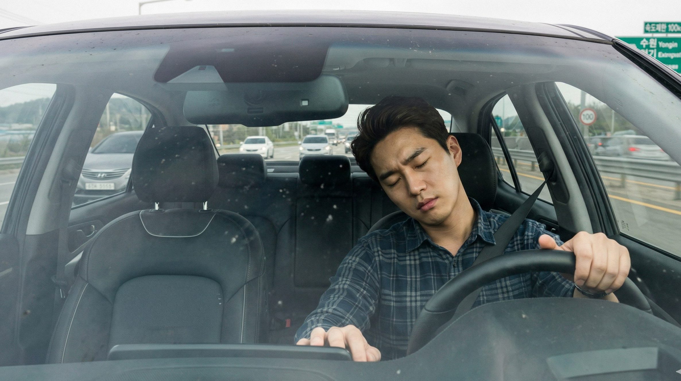 “หลับใน” ภัยเงียบคนขับทางไกล เสี่ยงอุบัติเหตุรุนแรง แนะวิธีรับมือก่อนออกถนน