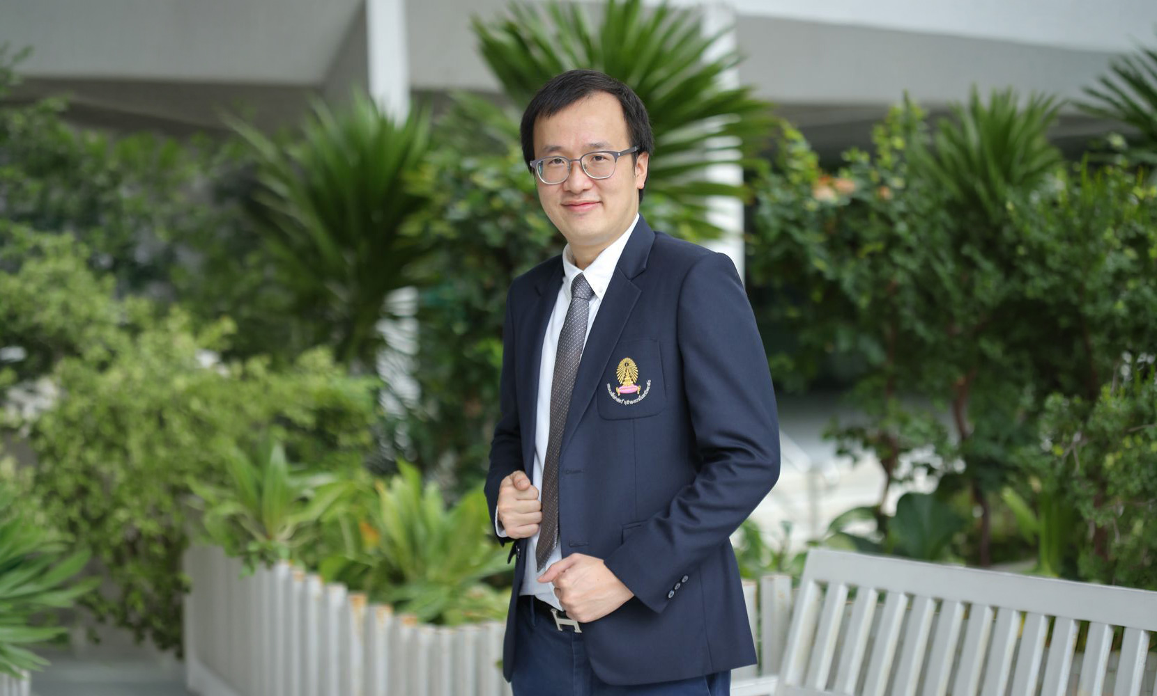 รศ.ภก.ดร.วิศรุต บูรณสัจจะ จากภาควิชาเภสัชวิทยาและสรีรวิทยา คณะเภสัชศาสตร์ จุฬาลงกรณ์มหาวิทยาลัย 