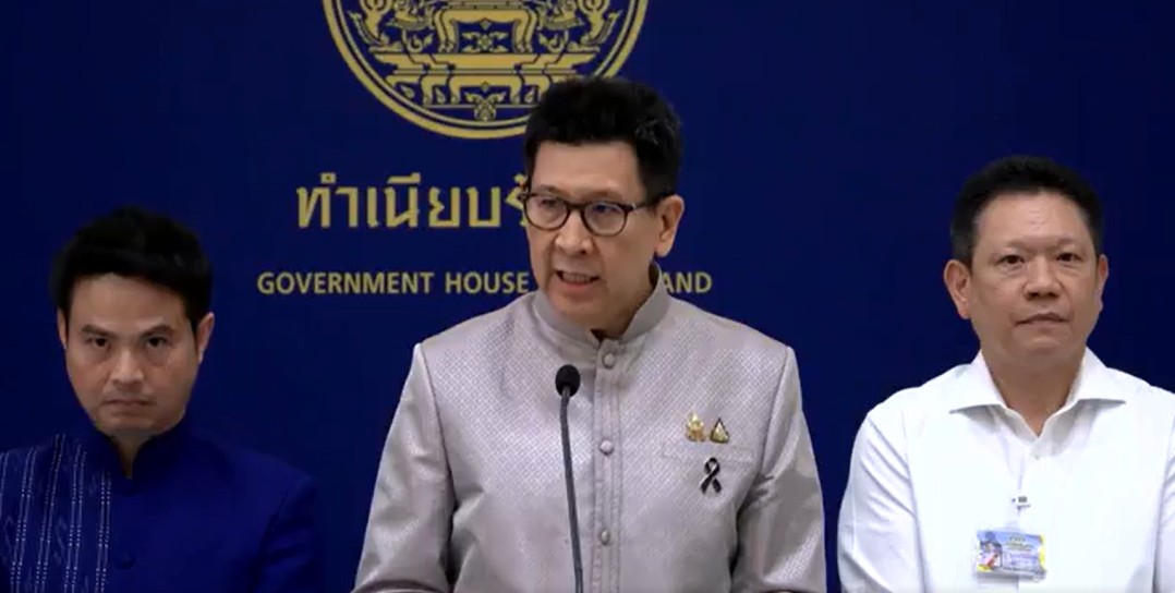 นายเอกนิติ นิติทัณฑ์ประภาศ รองนายกรัฐมนตรี และ รมว.คลัง​