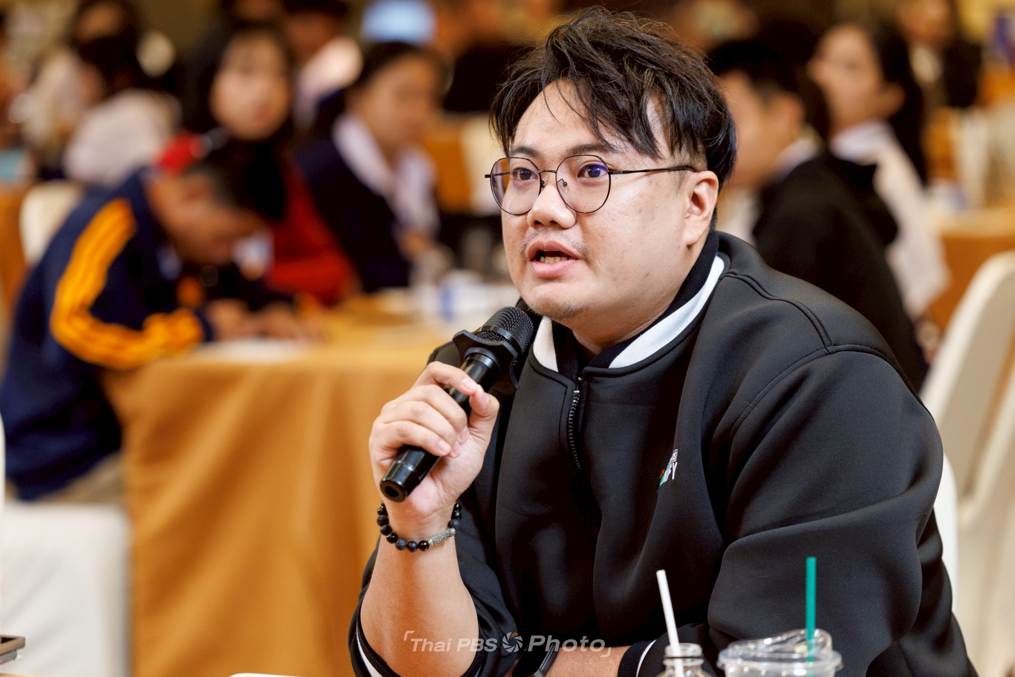6) คุณสิปปกร ศรีศรุตวสนะ Content Creator Thai PBS และพิธีกรรายการ Back To Basics และ Sci & Tech Movie