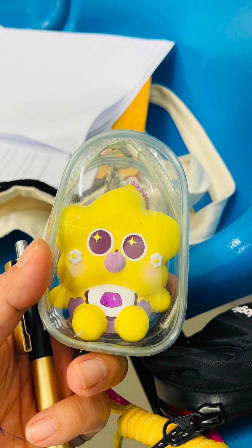 การซื้อขายผ่านโซเชียลมีเดีย